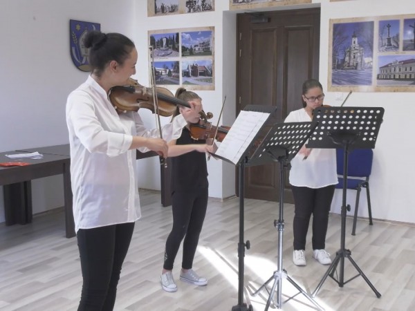 Koncert ku Dňu matiek v ZUŠ