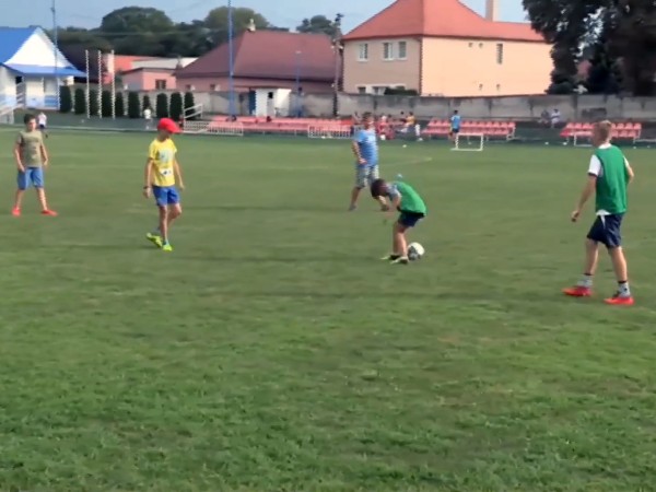 Mládež FK Močenok bola opäť vo Vracove
