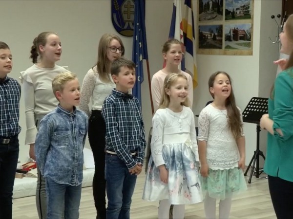 Koncert ZUŠ ku Dňu matiek 2019
