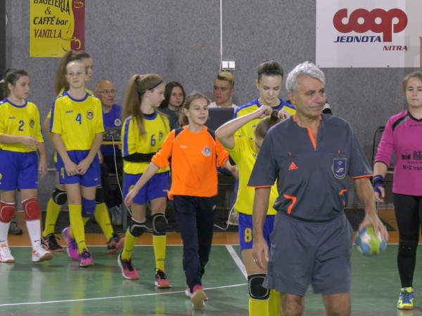 žiačky - HK Junior Močenok - HŠK-74 Kolárovo