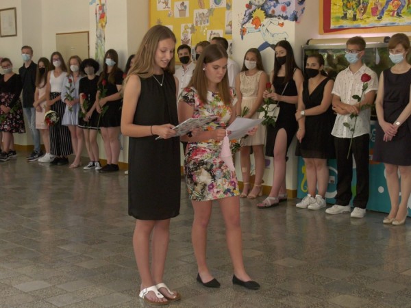 Rozlúčka s deviatakmi (2021)