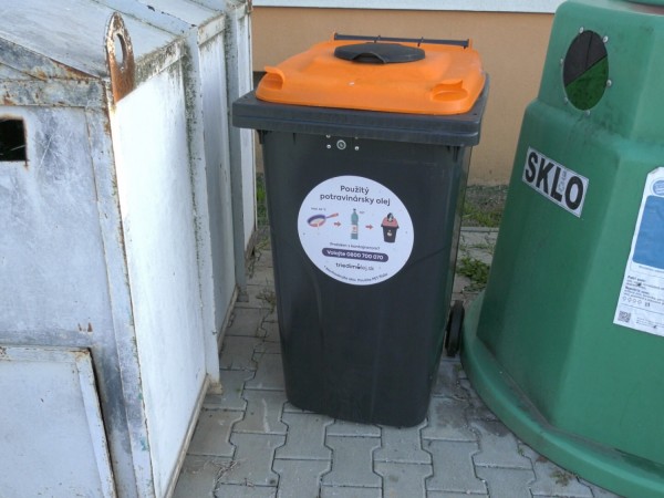 Zberné nádoby na použitý kuchynský olej
