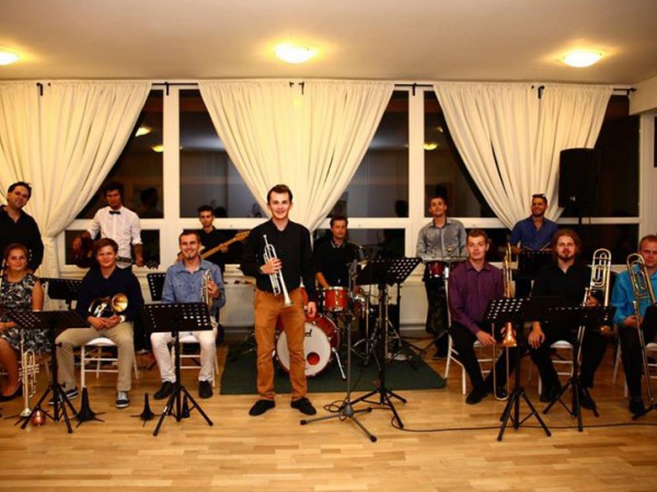 Taste of Brass Orchestra na Obecnom plese!