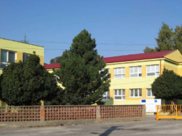 Projekt na výstavbu altánku v areáli ZŠ Močenok