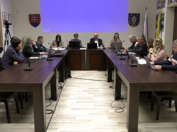 I. zasadnutie OZ v Močenku mimo plánu práce v roku 2024