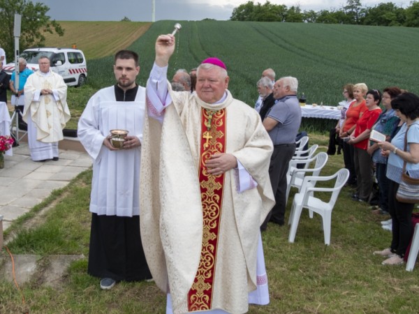 Požehnanie kaplnky nepokazil ani dážď