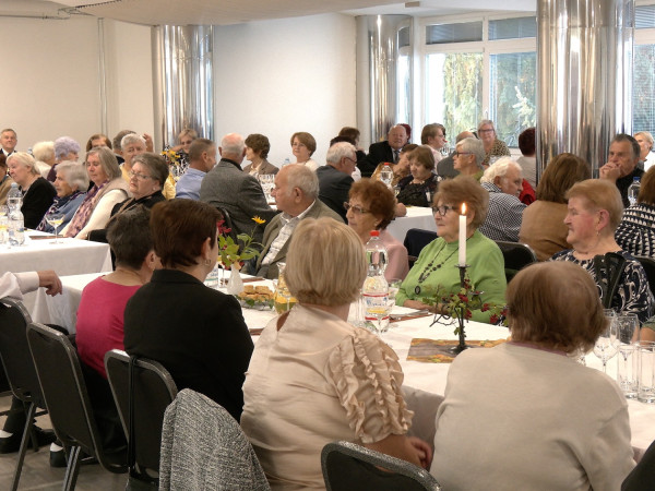 Október 2025 - mesiac úcty k starším