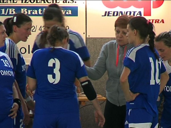 HK Junior Močenok -  Bánovce nad Bebravou