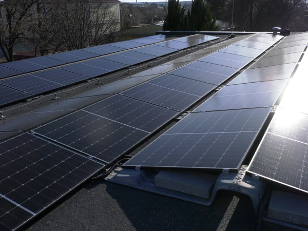 Zdieľanie energie z fotovoltiky obce