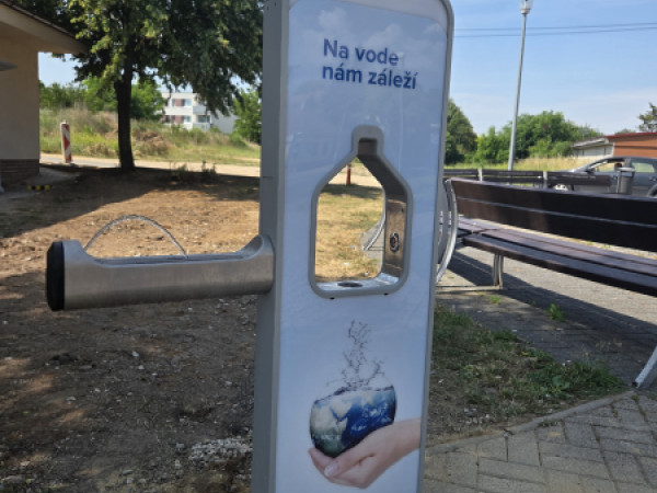 Nová pitná fontánka v našej obci: Osvieženie pre všetkých