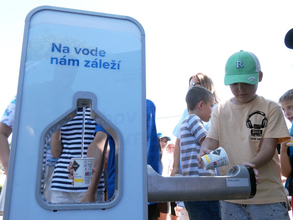 Pitná fontánka v centre obce